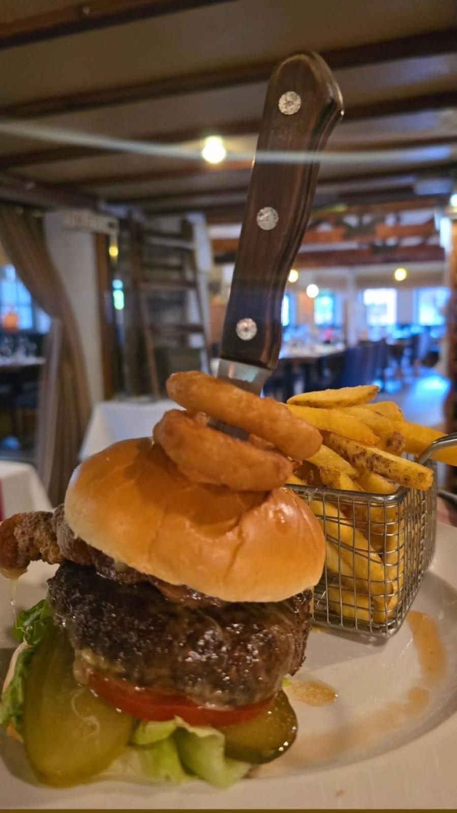The Royal Arms Hotel Sutton Cheney Екстер'єр фото