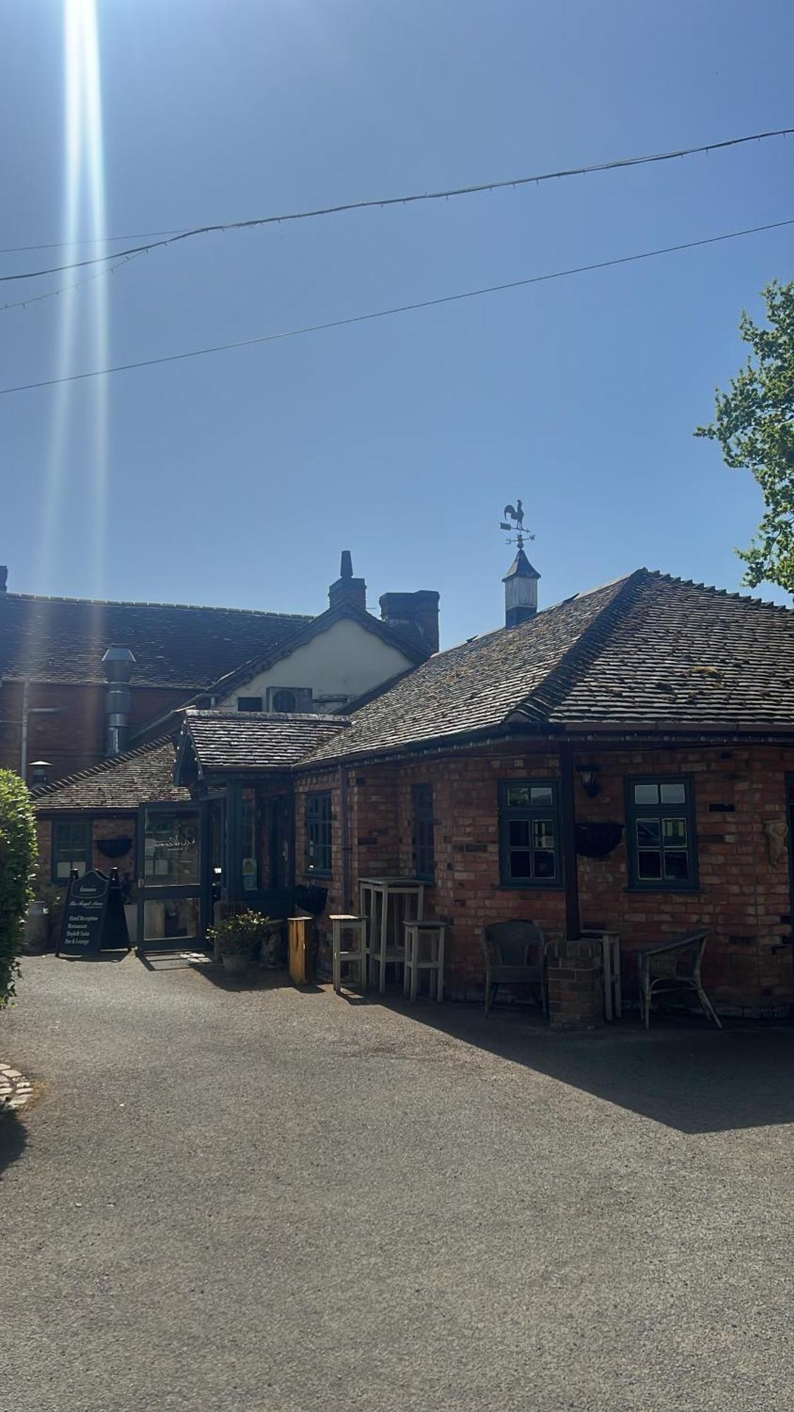 The Royal Arms Hotel Sutton Cheney Екстер'єр фото