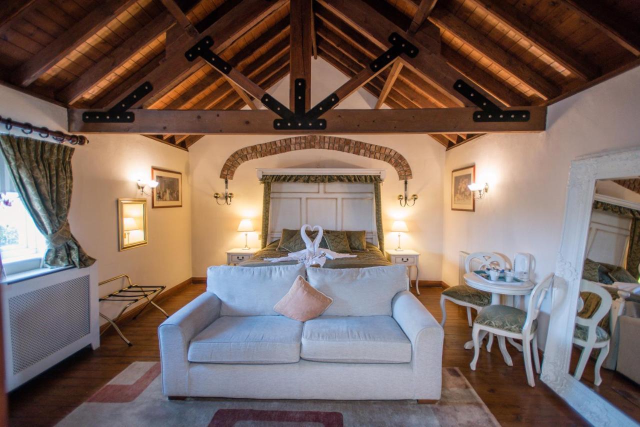 The Royal Arms Hotel Sutton Cheney Екстер'єр фото