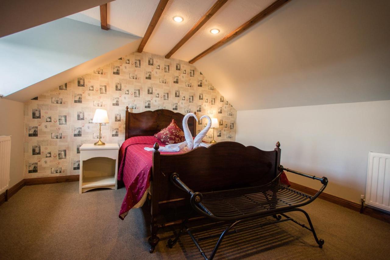 The Royal Arms Hotel Sutton Cheney Екстер'єр фото