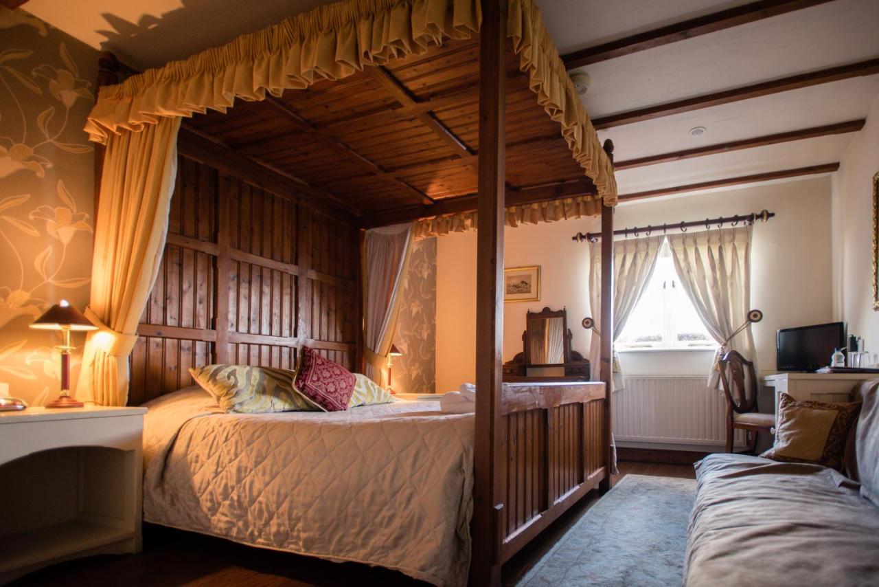 The Royal Arms Hotel Sutton Cheney Екстер'єр фото