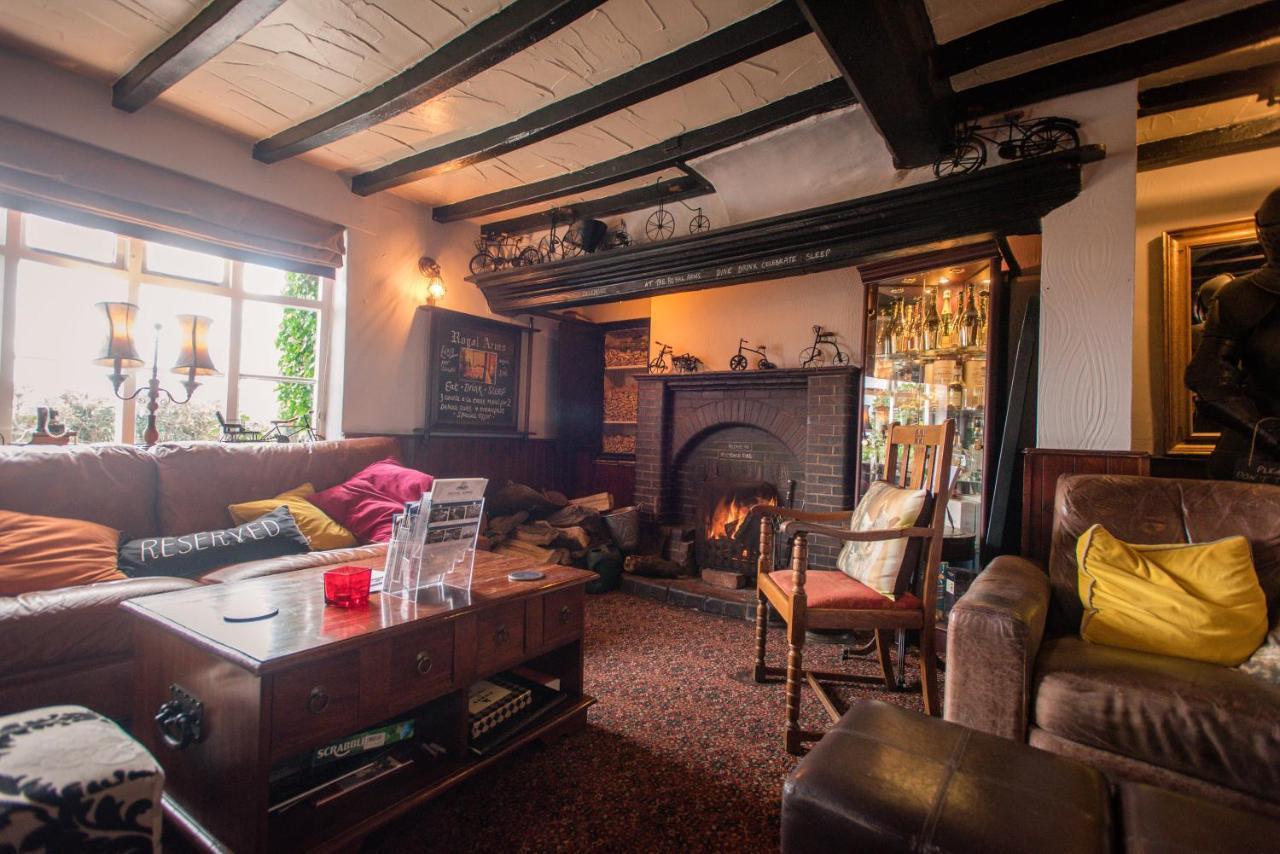 The Royal Arms Hotel Sutton Cheney Екстер'єр фото