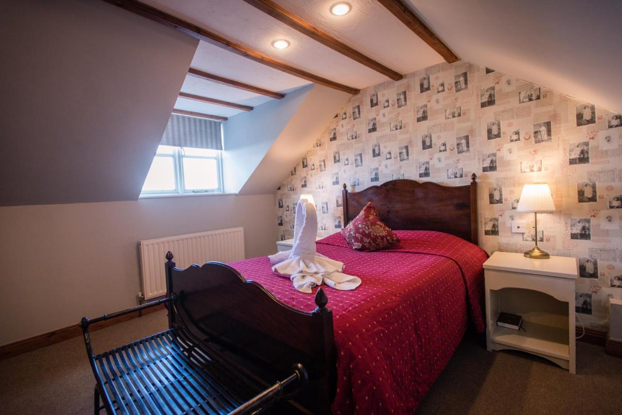 The Royal Arms Hotel Sutton Cheney Екстер'єр фото