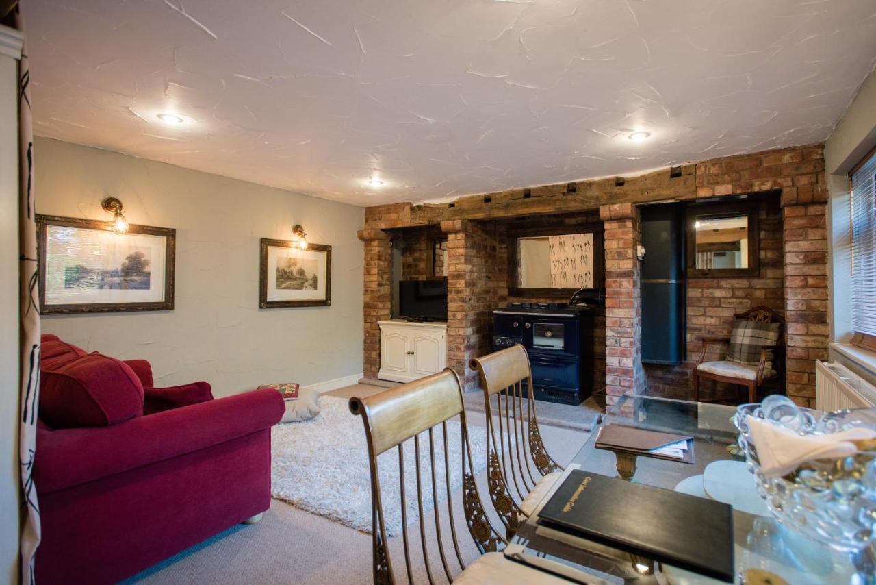 The Royal Arms Hotel Sutton Cheney Екстер'єр фото